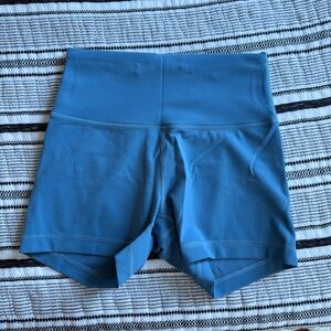 Lululemon Wunder Train Contour Fit High-Rise Short 4" size 8